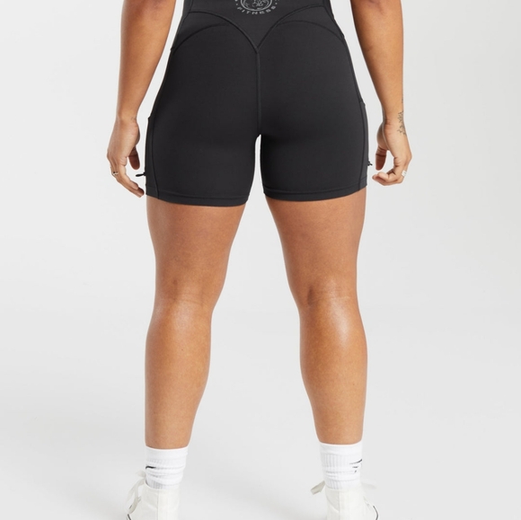 GymShark Legacy Shorts - Picture 3 of 5